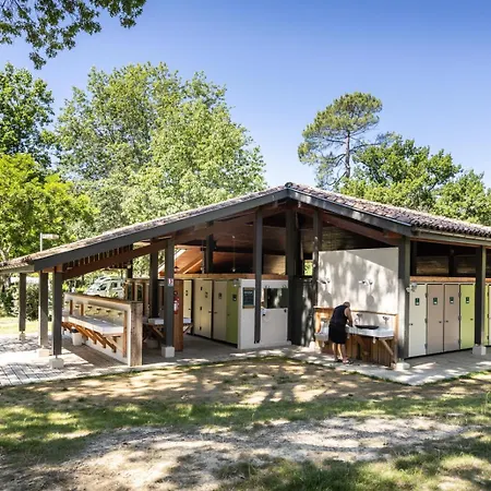 Huttopia De L'uby - Gers 营地 *