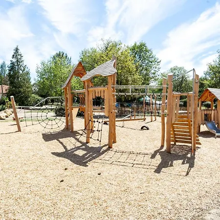 Kamp alanı Huttopia De L'uby - Gers