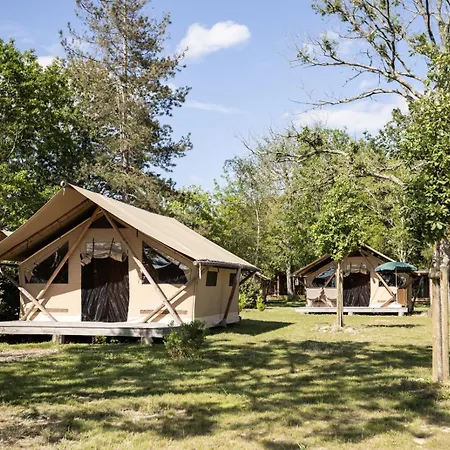 Kamp alanı Huttopia De L'uby - Gers *