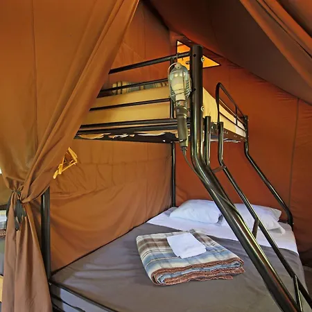 Huttopia De L'uby - Gers Camping